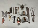 un grand nombre d'outils sur la table