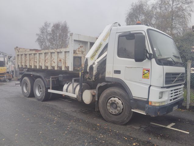 Véhicule poids lourd VOLVO immatriculé BR-675-VR, 1ère mise en ci...