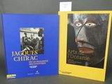 deux livres consacrés à l'art et à la culture, exposés sur une table