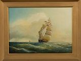 une peinture à l'huile représentant un voilier en mer par temps nuageux