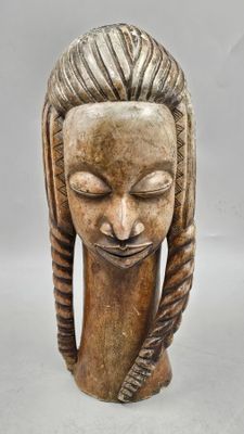 134 / J5 / Sculpture en pierre de Mbigou des années 90…