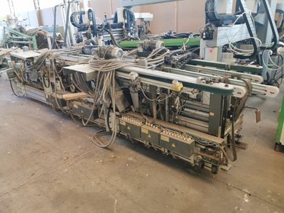 une machine placée au milieu d'une pièce