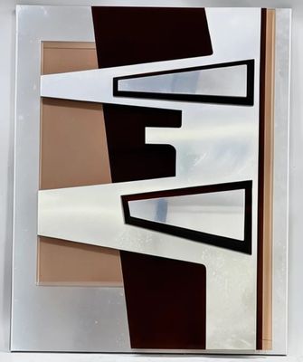 peinture représentant une œuvre d'art abstraite aux tons marron et blanc sur un fond blanc