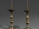 paire de chandeliers anciens en laiton
