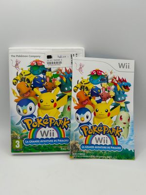 deux jeux Nintendo Wii posés l'un à côté de l'autre