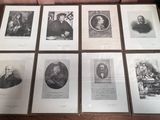 six photographies encadrées représentant des hommes et des femmes assis sur un canapé