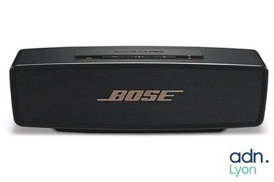 bose bluetooth portable speaker with built - in mic