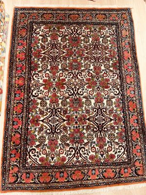 Tapis Iran Bijar fond, blanc et rose 160 X 100