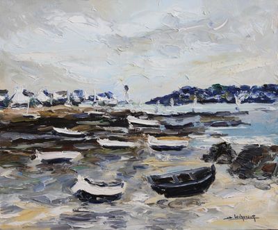 une peinture à l'huile représentant des bateaux dans l'eau, sur une plage
