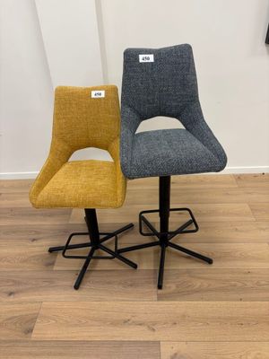 Deux chaises tabourets de bar MOBILIER DE FRANCE modèle GAST… - Photo 1