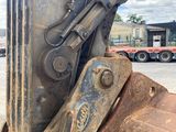 a close up view of the front end of a construction vehicle