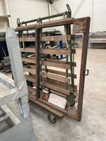 quarante étais métalliques dans leur panier (photo 4)
