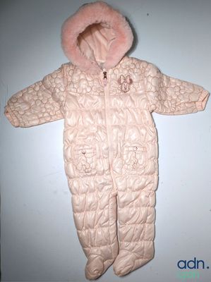 baby girl ' s pink snowsuit with hood and fur trim