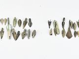plusieurs types d'outils sont présentés sur une surface blanche