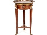 une image représentant une petite table avec un plateau en métal sur fond blanc