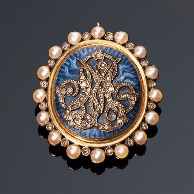 Broche ovale formant pendentif en or (750 millièmes), à déco… - Photo 1