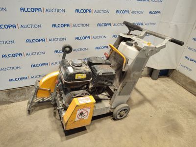 l'image d'une machine installée dans une pièce