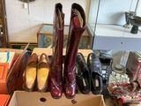 many pairs of shoes that are sitting in a box