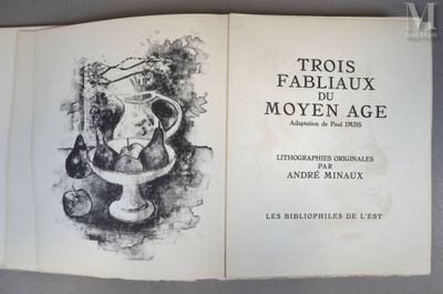 un livre ouvert sur lequel est dessiné une théière
