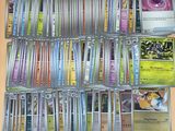 beaucoup de cartes sur la table
