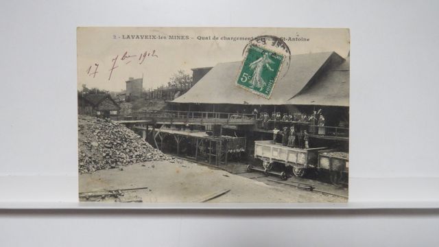 Lavaveix-les-Mines : Quai de chargement au Puits Saint-Antoine. T...