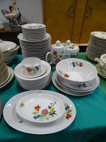 Porcelaine Allemande : partie de service de table : 22 assiettes ...