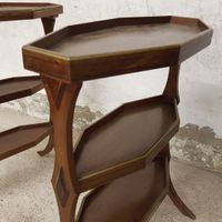 Deux tables de salon en acajou et filets de laiton de modèle… (photo 5)