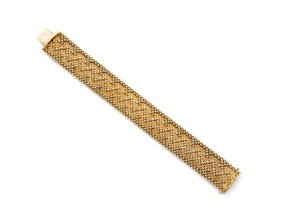 un bracelet en mailles d'or 18 carats