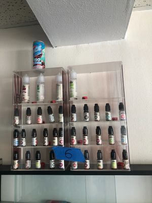 2 Petites étagères murales vides