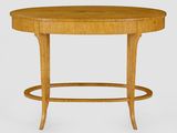 une table ronde avec un plateau en bois et une base en bois