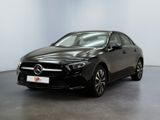 Mercedes CLA Shooting Star noire sur fond blanc