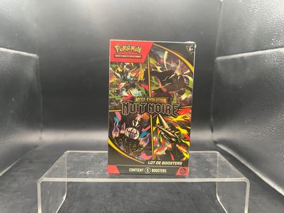 vitrine pour le jeu de cartes Pokémon, avec une boîte posée dessus