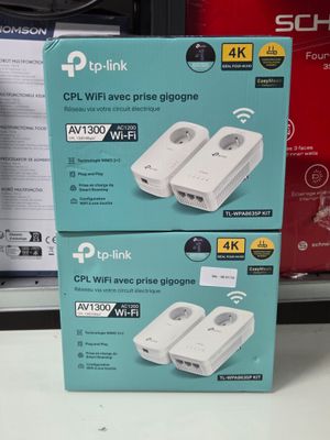 deux boîtes de routeur Wi-Fi CPL TP-Link TL-WPA300N