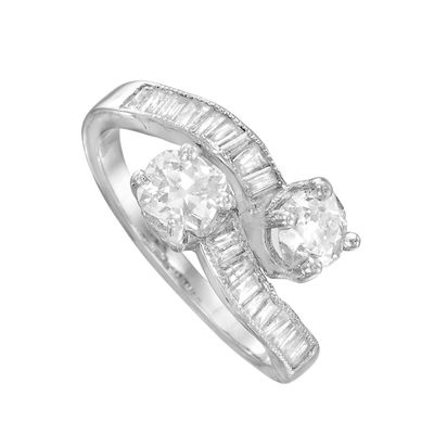 une bague en or blanc sertie de diamants taillés en baguette et de diamants taillés en baguette