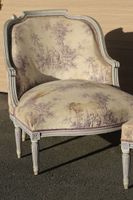 Duchesse brisée en bois peint blanc mouluré, dossiers en cha… (photo 5)