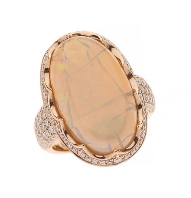 une bague en oplite et diamants