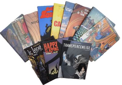 un grand nombre de livres posés sur une table