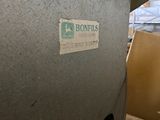 a sign on the wall that says bonfils