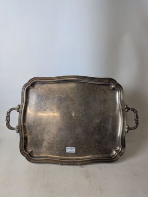 paire de plateaux de service plaqués argent, munis de poignées