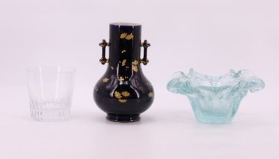 Lot de bibelots et verrerie comprenant grand verre BACCARAT …