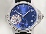 gros plan d'une montre-bracelet avec un cadran bleu