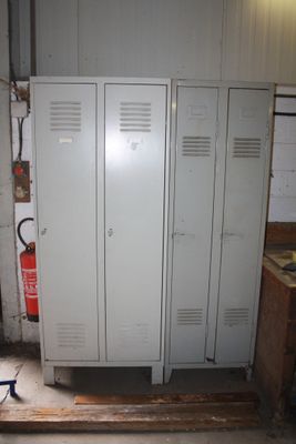 an image of a room with a bunch of lockers in it