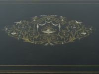 Table de milieu à décroché et coins arrondis en bois mouluré… (photo 3)