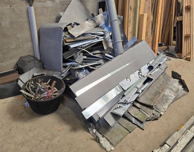 Fonds de stock, en neuf ou retour de chantier, avec chûtes d…