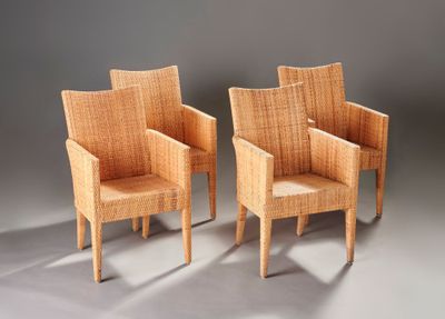 Dans le style de Josef FRANK Suite de 4 fauteuils en jonc tr…
