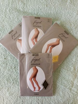 Lot de 139 paires de collants de la marque FOGAL (produit de…