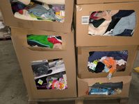 LOT DE SOLDERIE DONT VETEMENTS + SOUS VETEMENTS DONT DIM + C… (photo 6)