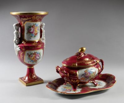 COULEUVRE Lot en porcelaine comprenant une grande soupière e…