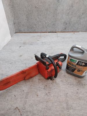 Tronçonneuse à chaine STIHL modèle 010 AV avec un bidon Alky…