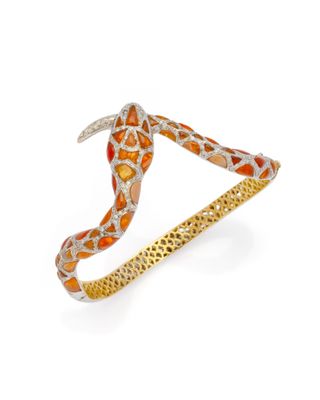 un bracelet rigide en émail orange et blanc, serti de diamants